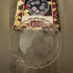 New Chrysanthemum Frosted Round Platter